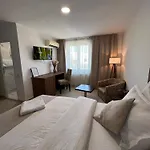 Hostel Top Central Bucharest *